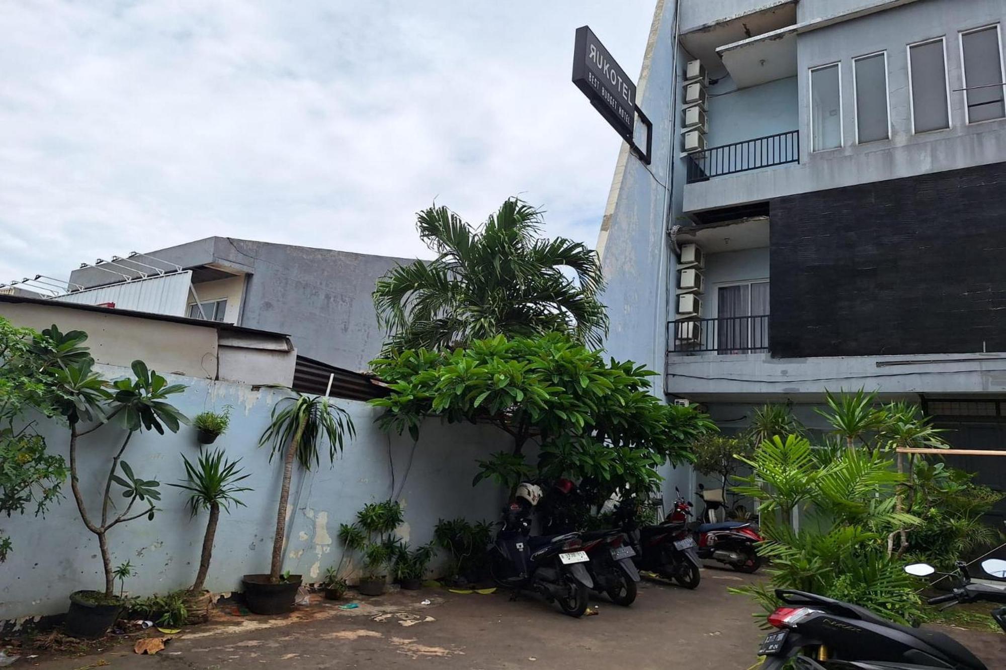 Oyo 93584 Rukotel South Tangerang Exterior foto